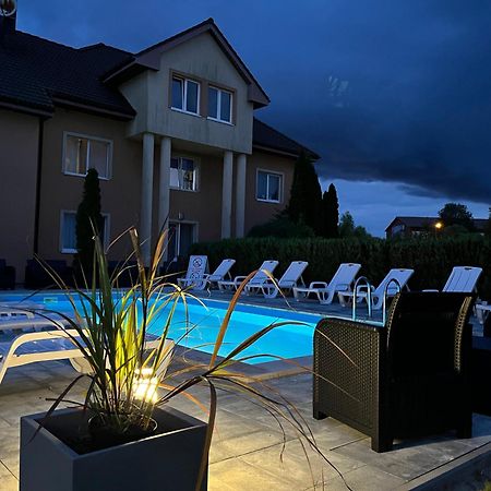 Ow Delta Villa Rewal Exteriör bild