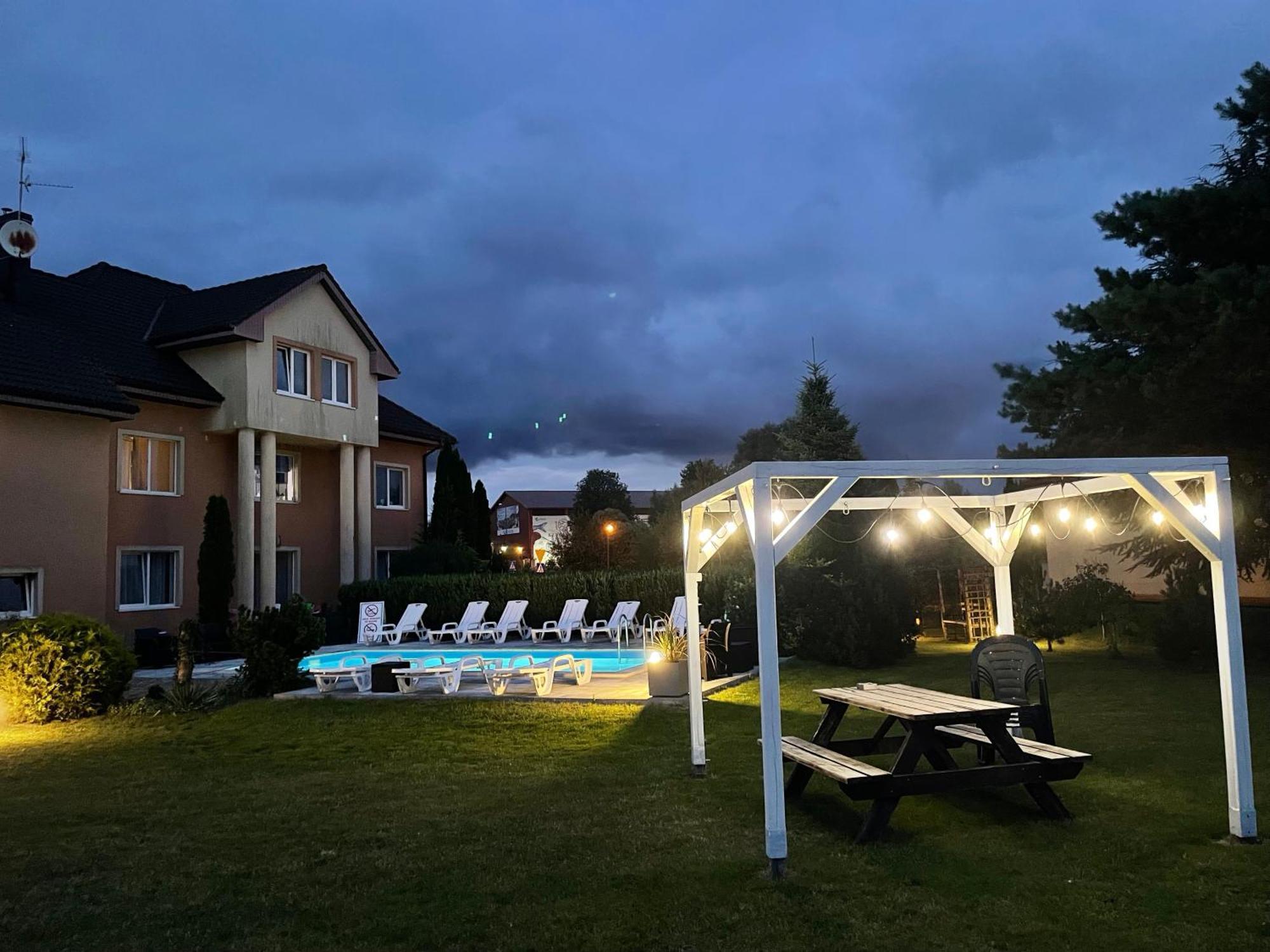 Ow Delta Villa Rewal Exteriör bild
